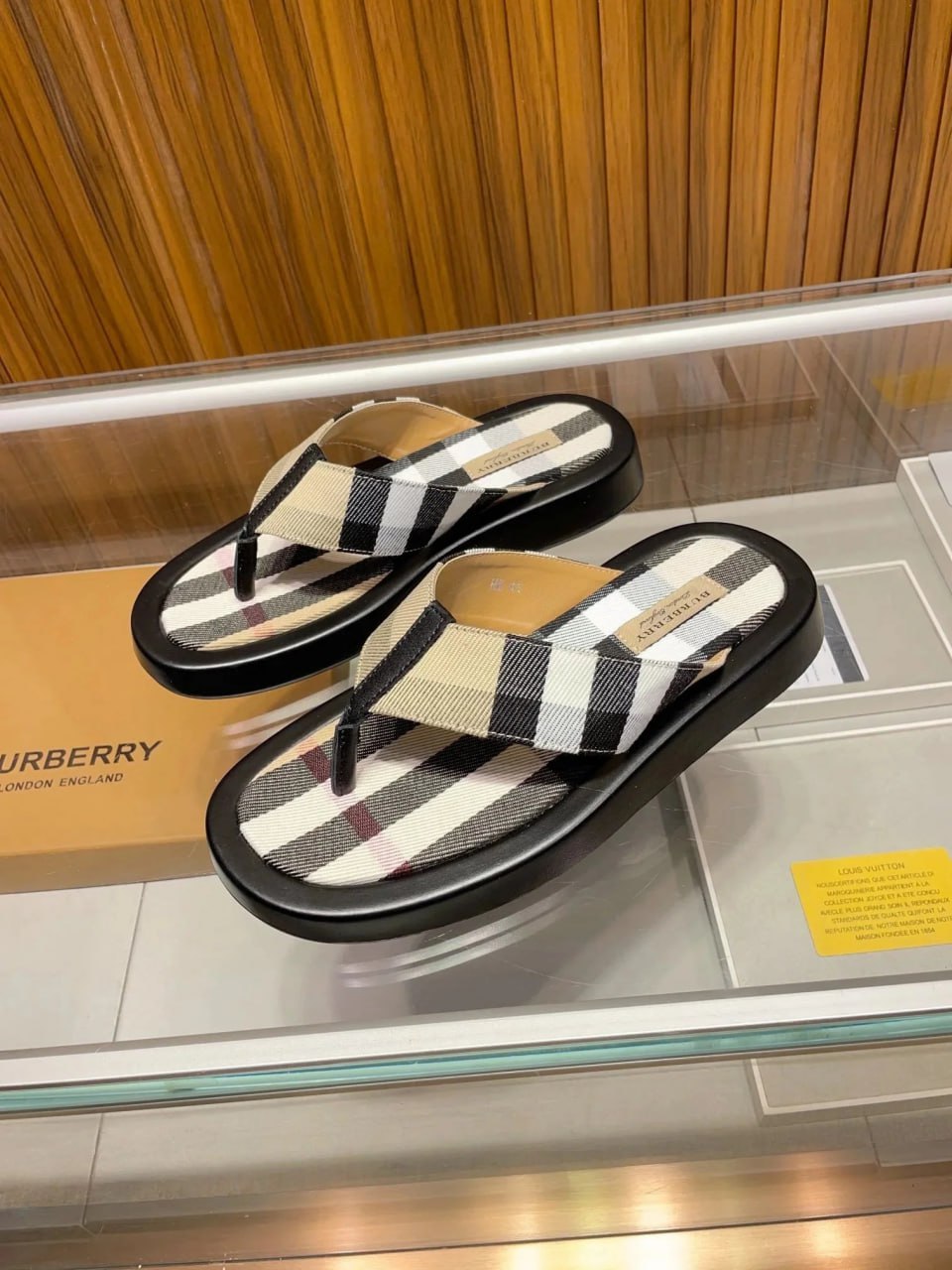  Burberry quality slippers/shoes -4