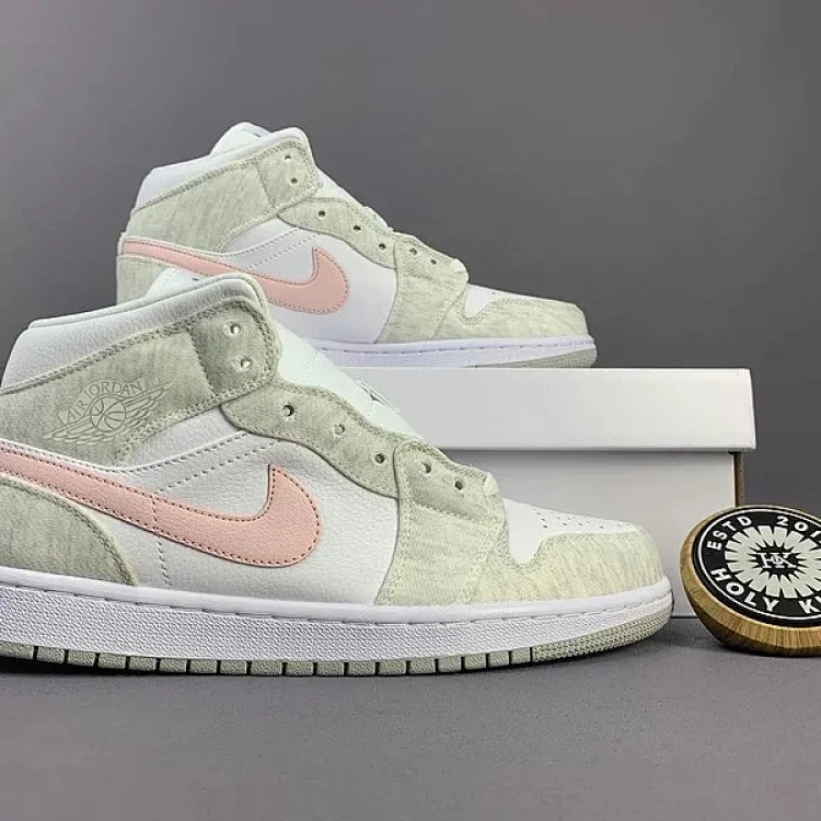    NIKE AIR JORDAN 1 MID