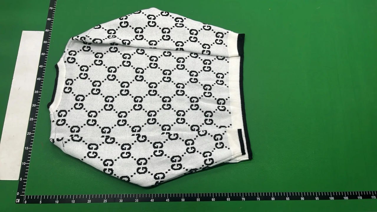 Gucci  sweater2 -3