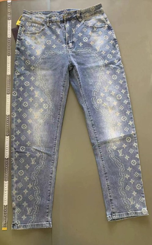 LV Jeans1 -2