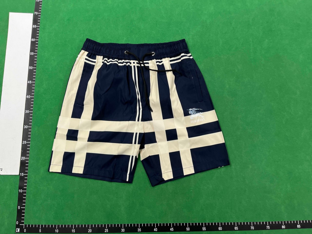  Burberry Check Swim Shorts -2