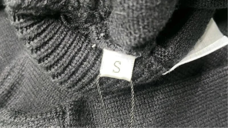   AMI Paris Heart Logo Sweater [40 styles] -5