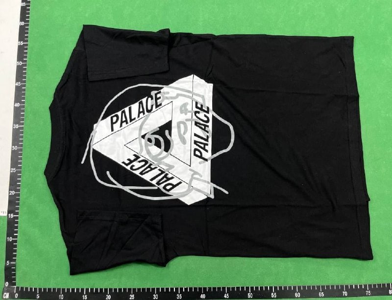   Palace T-shirt   (36 CP) -3
