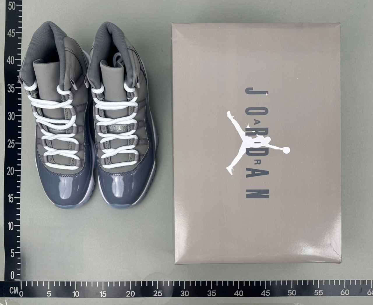  NIKE AIR JORDAN 11 -4