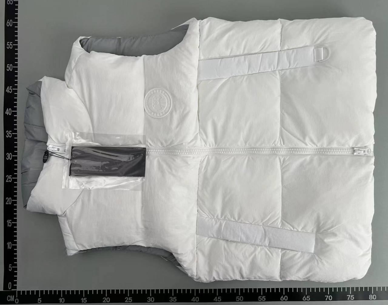 Canada Goose Vest1 -3