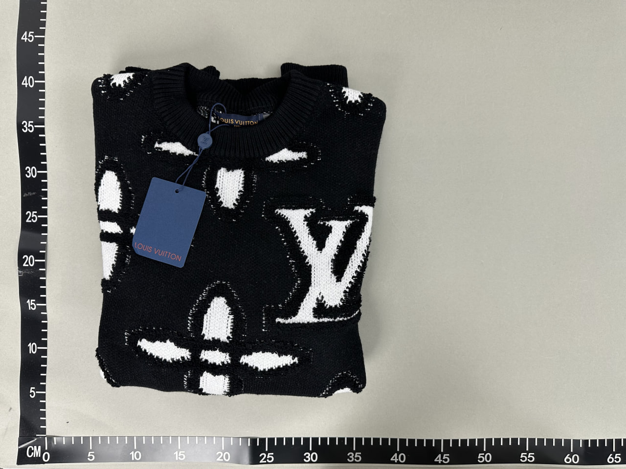  LV Sweater -2