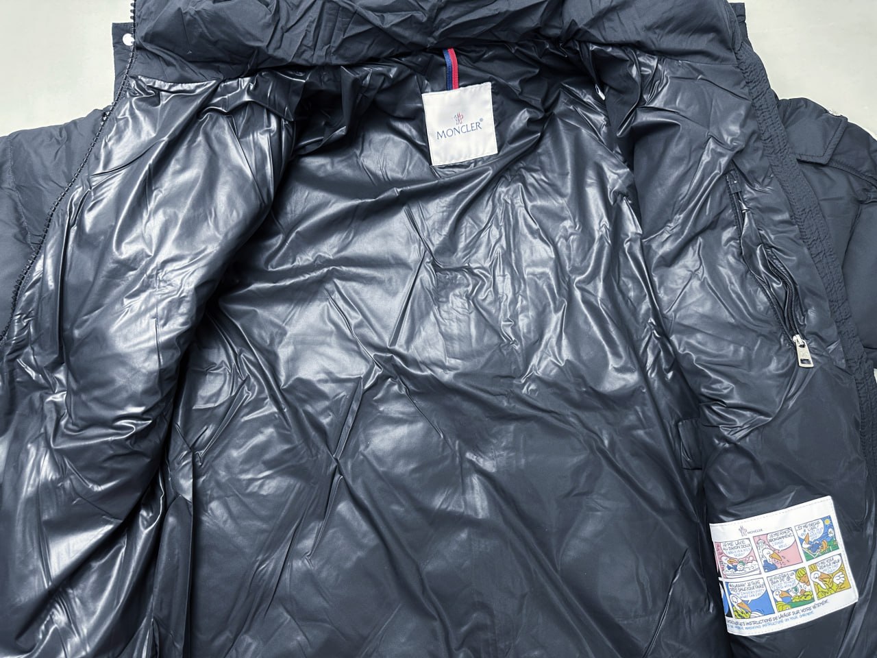 Moncler Down Jacket2 -4