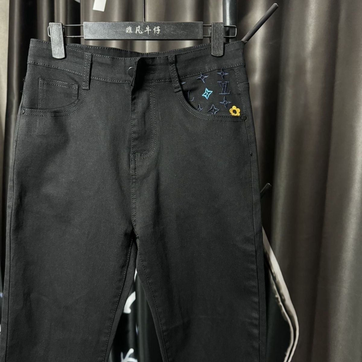    Louis Vuitton Golden Classic Jeans -2