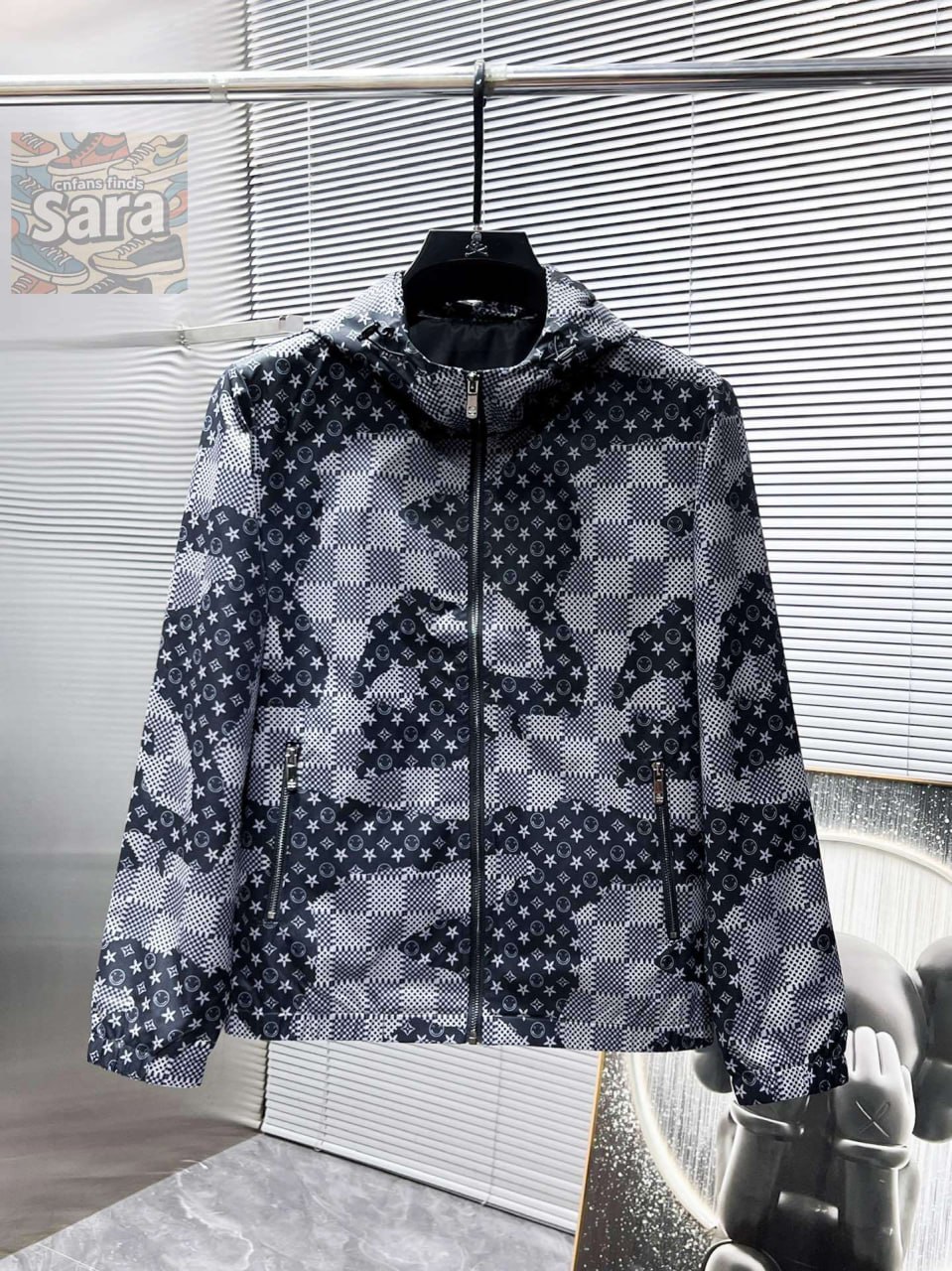 LV  Burberry  jacket coat -2