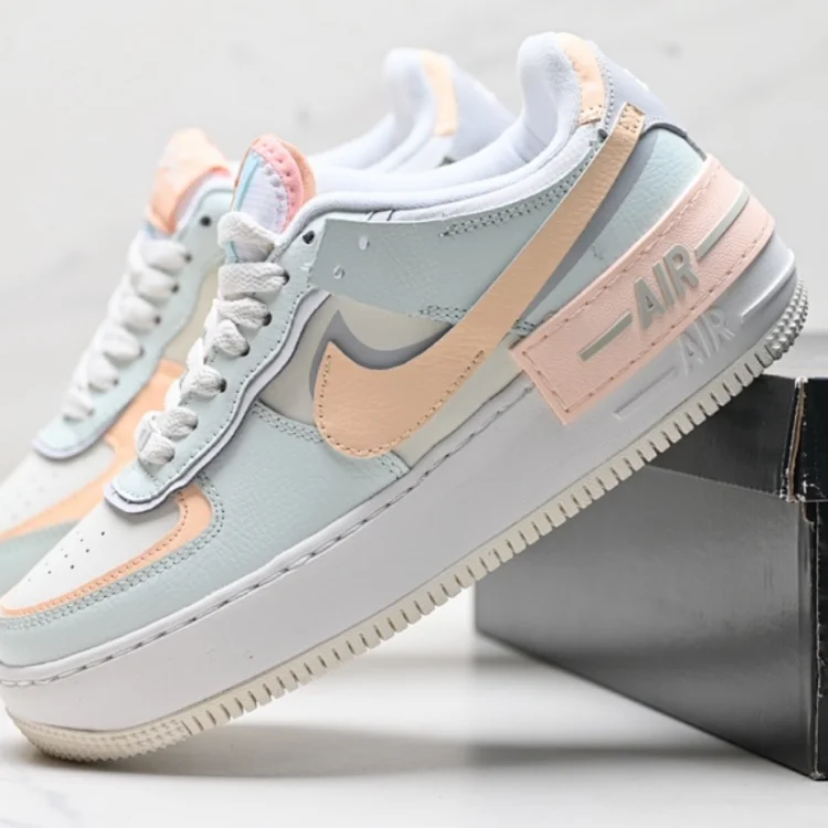 NIKE WMNS Air Force 1 Shadow