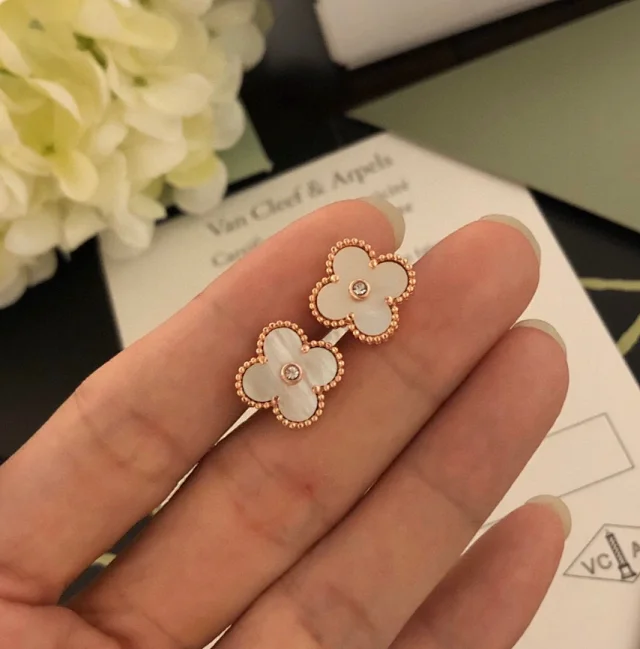  Van Cleef earring -2