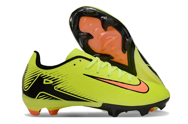 NIKE Soccer shoes