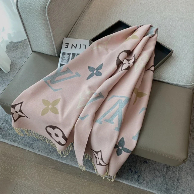 LV scarf -2