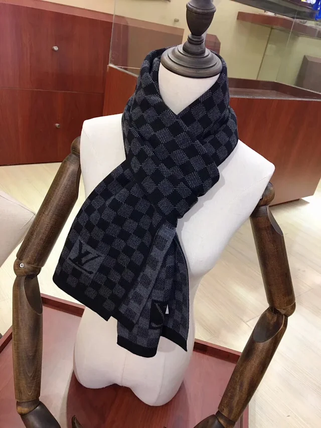   Burberry scarf -4