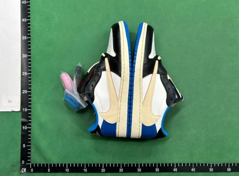 AIR JORDAN 1 Travis -5