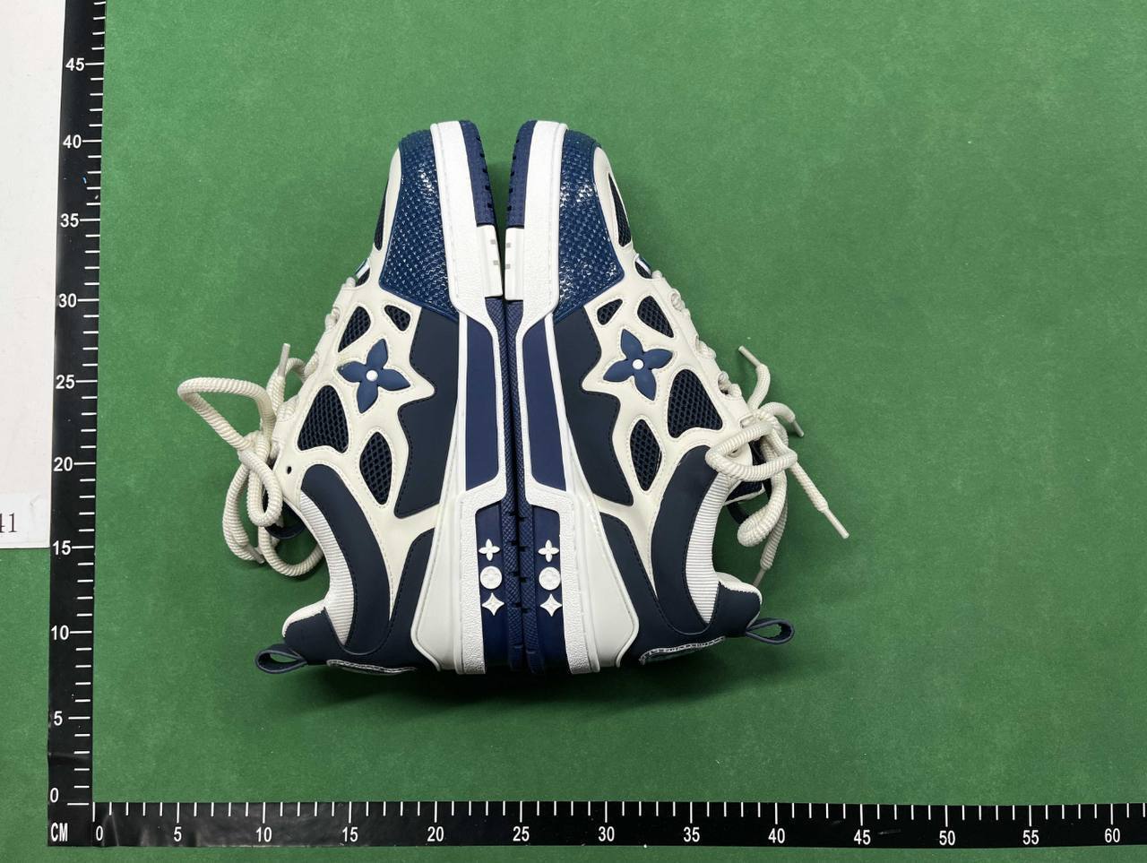  Louis vuitton sneakers -2
