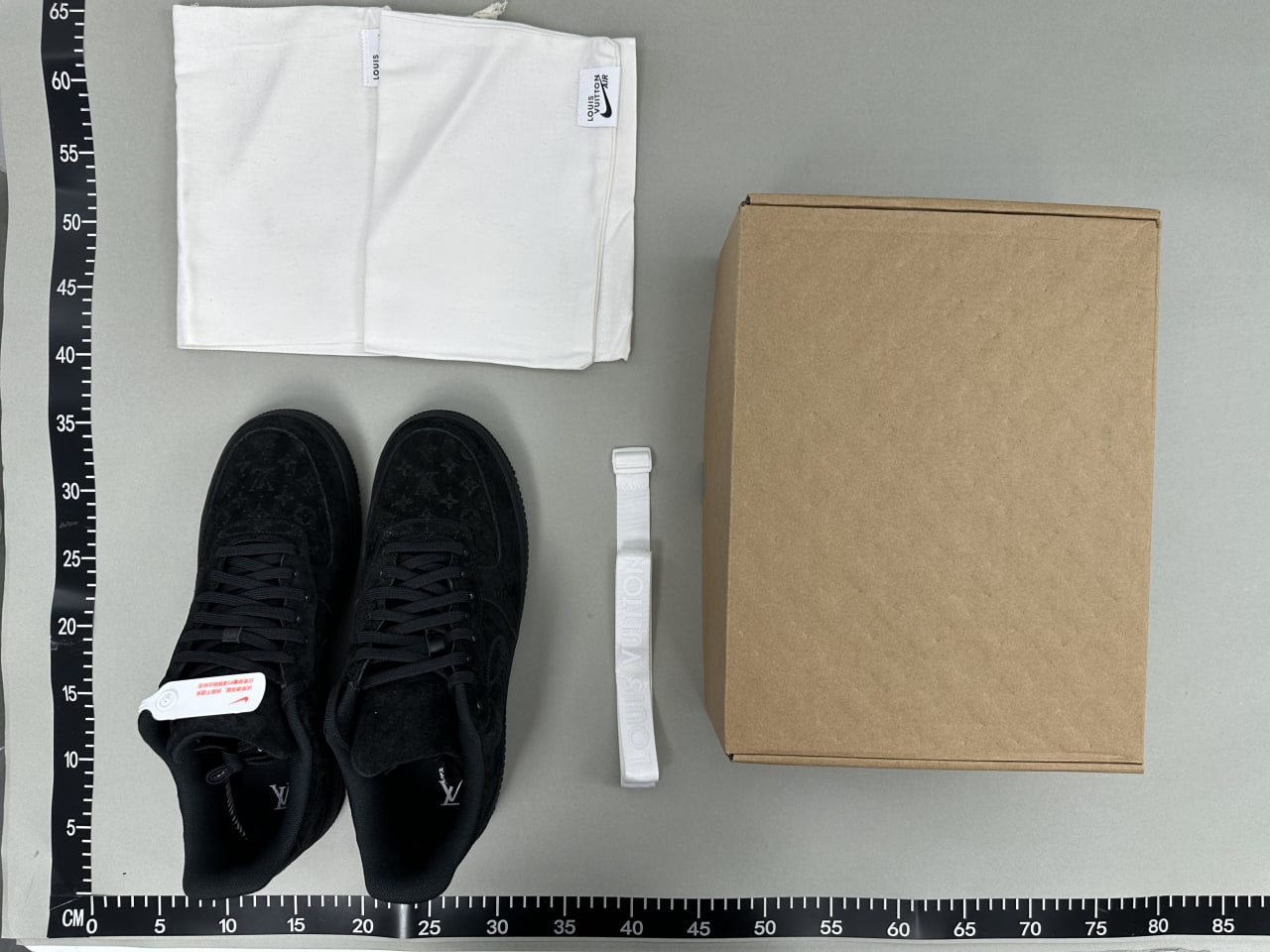    NIKE LV -2