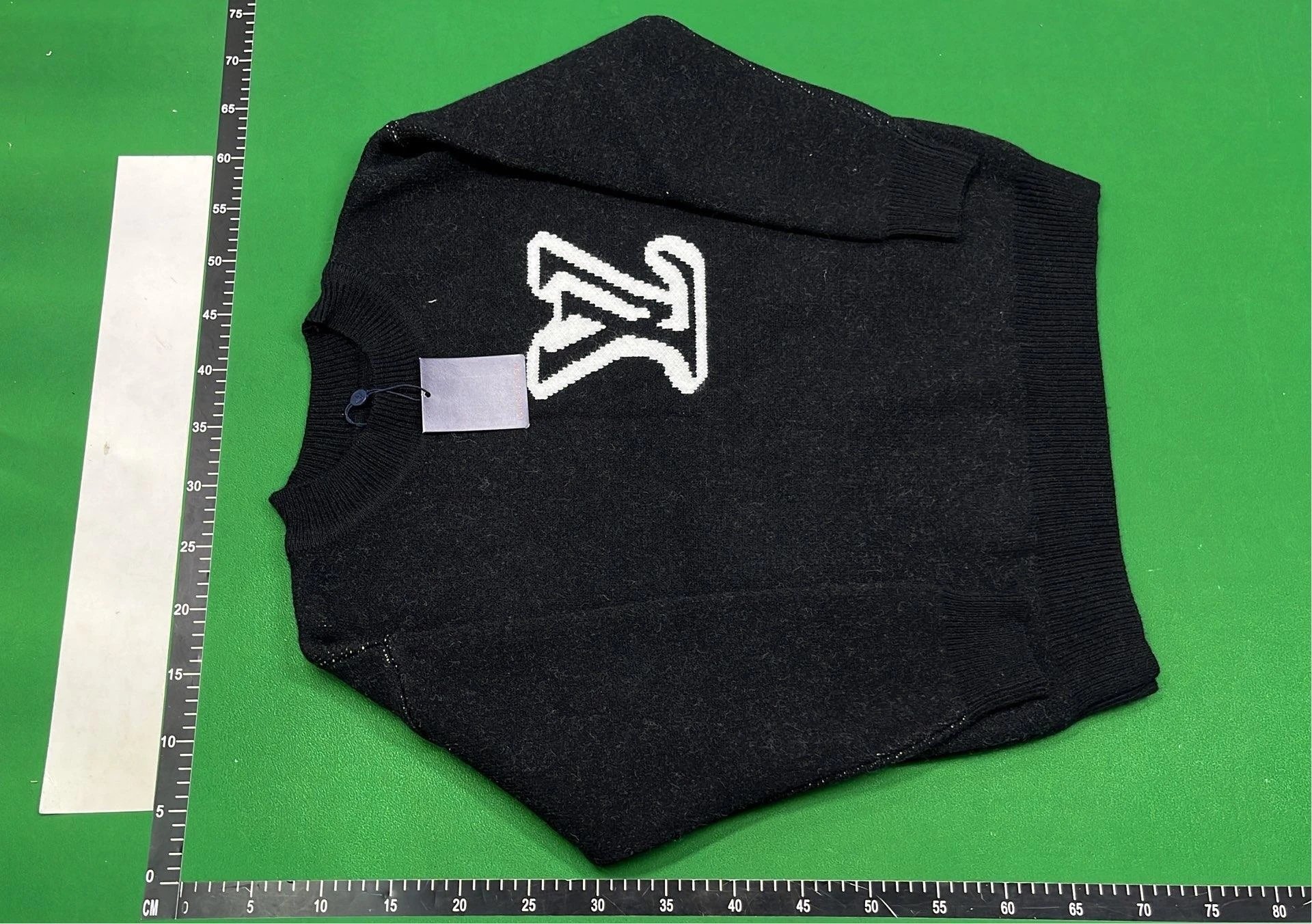  LV sweater -4