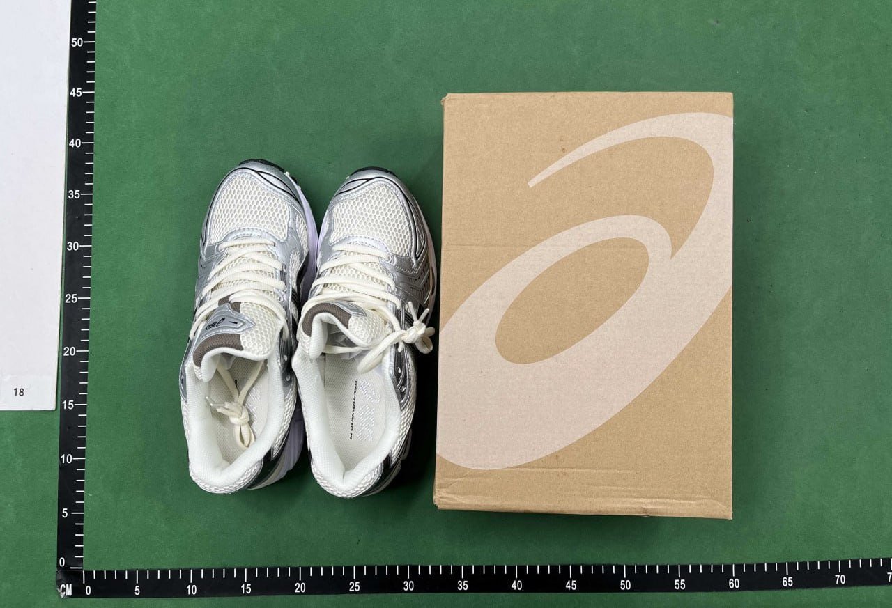Asics Gel-Kayano Running Shoes for Men and Women   -2