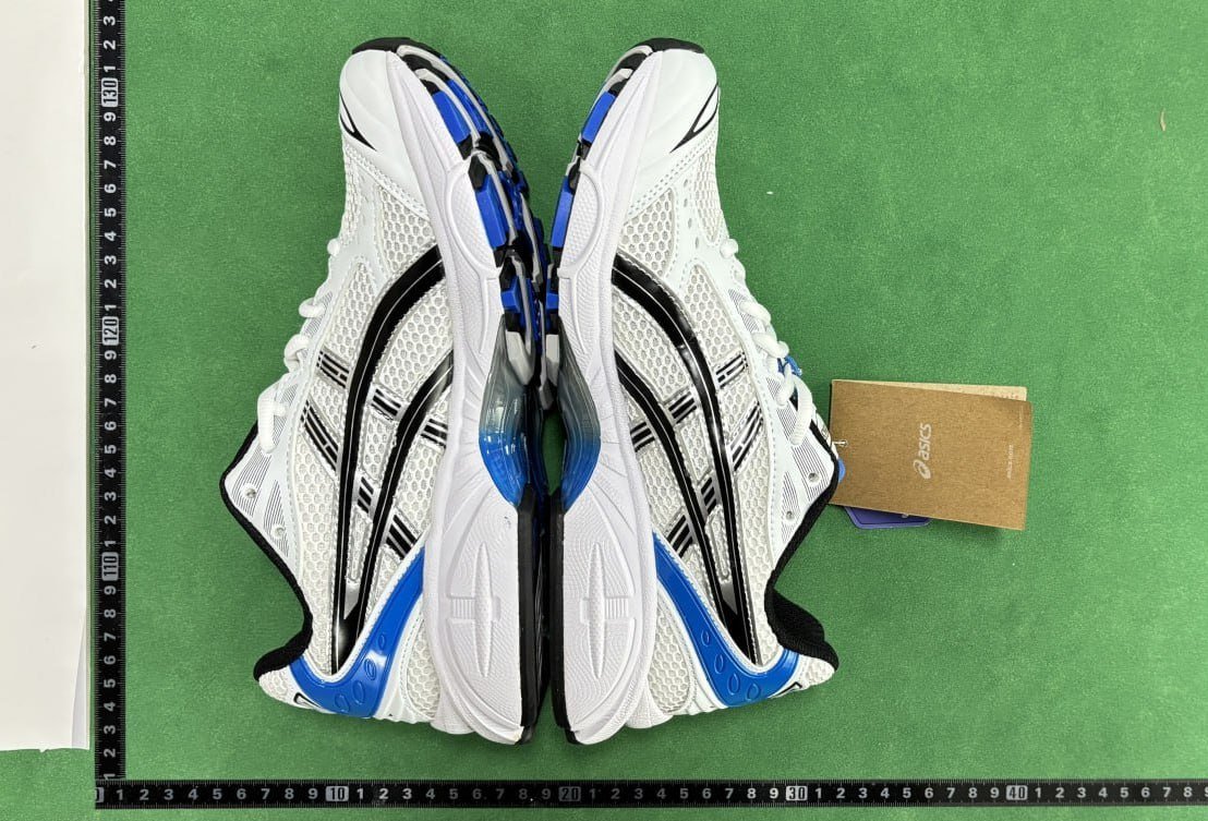Asics Gel-Kayano Running Shoes for Men and Women   -4