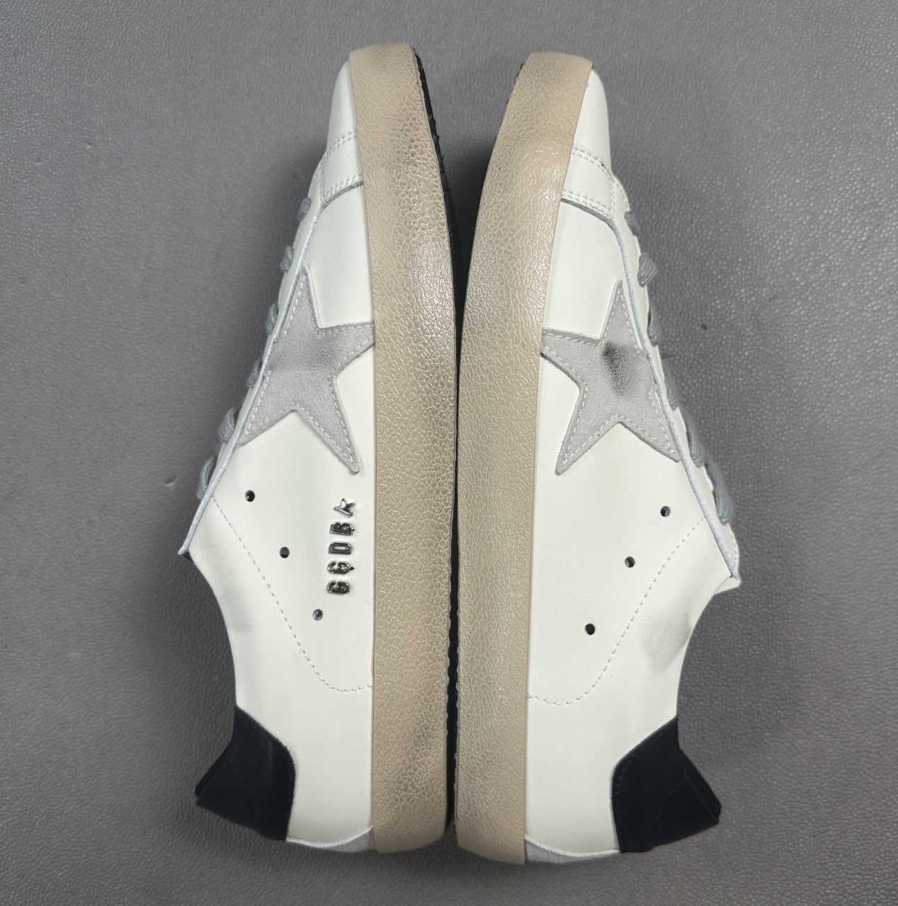 Golden Goose Superstar Sneakers - Classic Distressed Design   -3