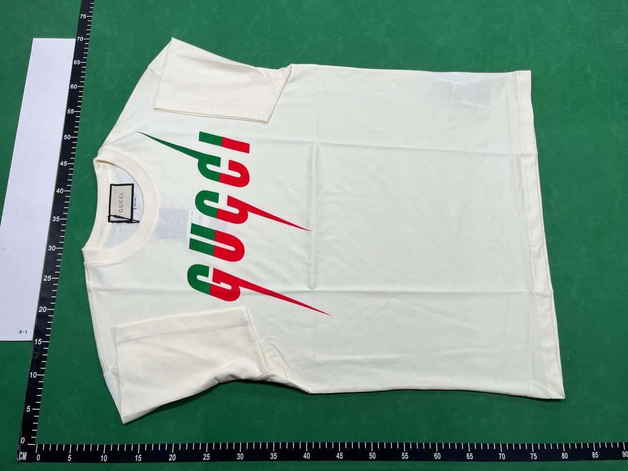  T-shirts  -3