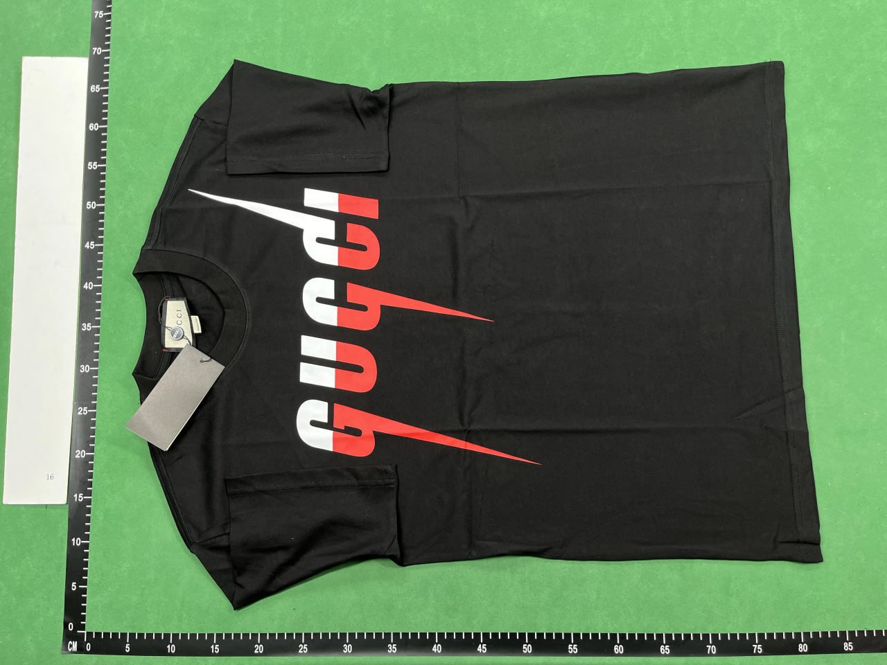  T-shirts  -2