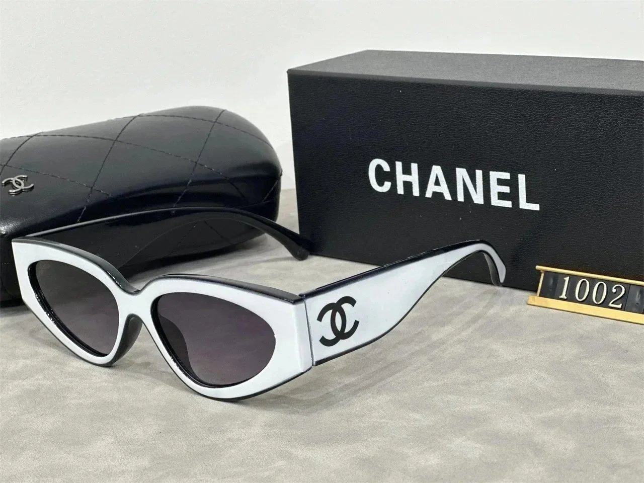 CHANEL sunglasses
