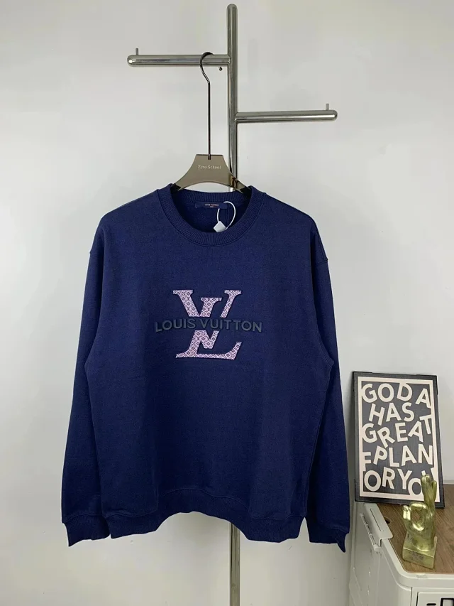  lv sweater/jacket/