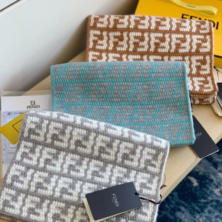  FENDI Scarf
