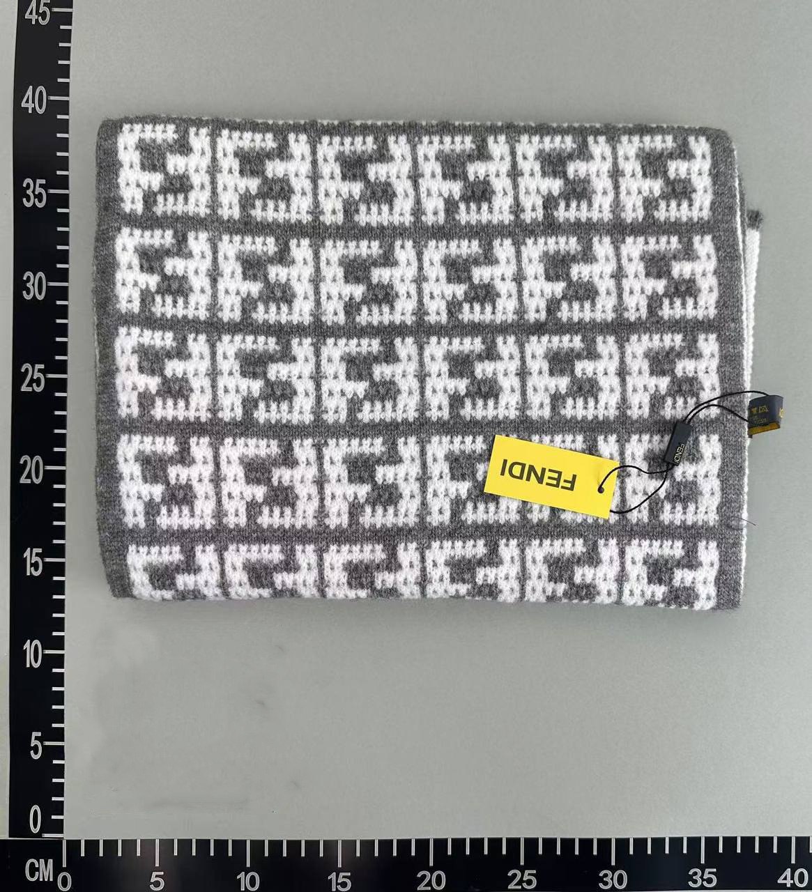  FENDI Scarf -2