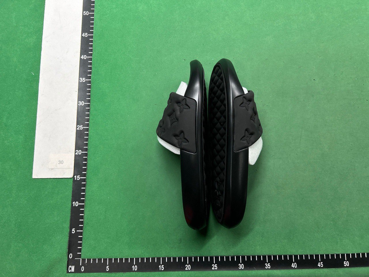   Louis Vuitton Slide Sandals [40 styles] -2