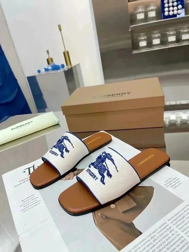 Gucci GG Supreme Slides [38 styles] -4