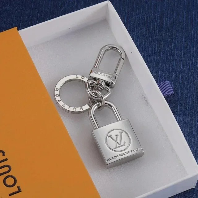 LOUIS VUITTON Lock Keychain [2 styles] -3