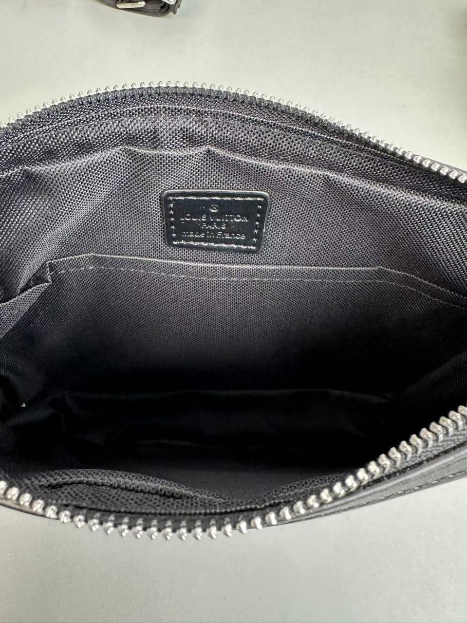  Louis Vuitton Monogram Shadow Messenger Bag -5