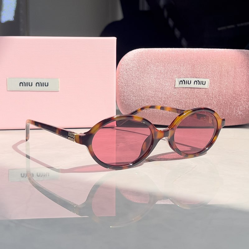  Miu Miu Square Frame Sunglasses [39 styles] -5