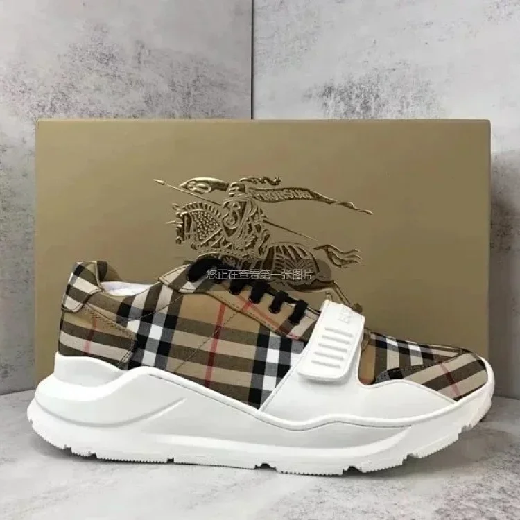  Burberry B22 Sneakers [40 sty