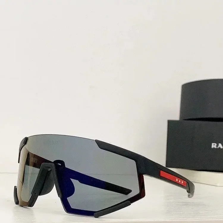 PRADA Sport Sunglasses [12 sty