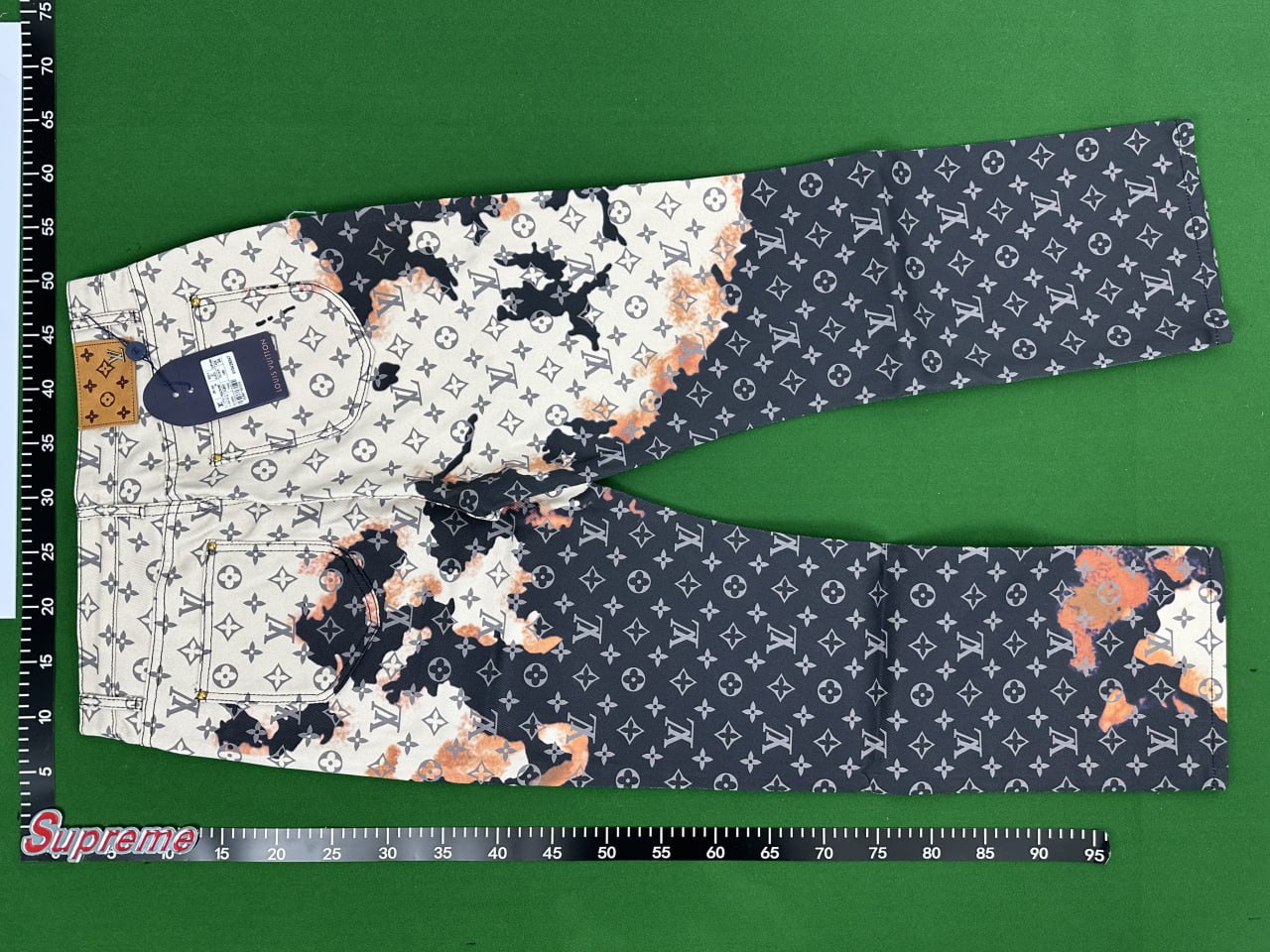   Louis Vuitton Monogram Jeans [20 styles] -3