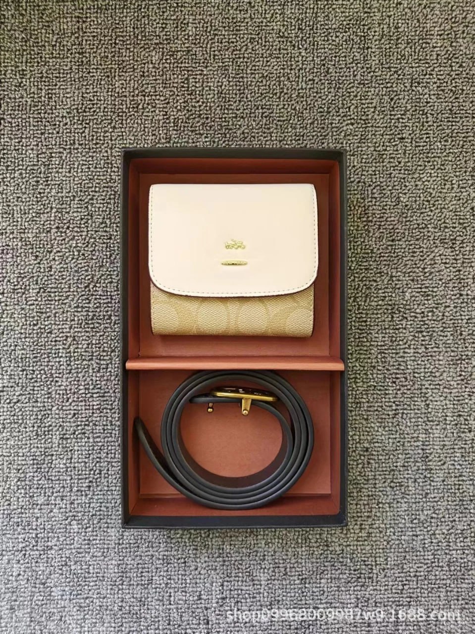  Coach wallet -2