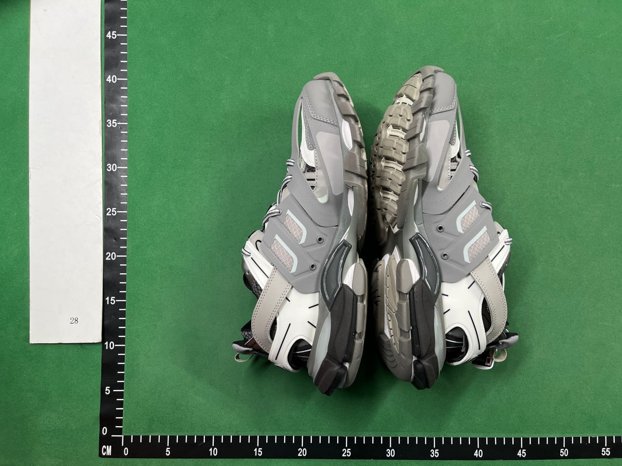  Balenciaga LED -3