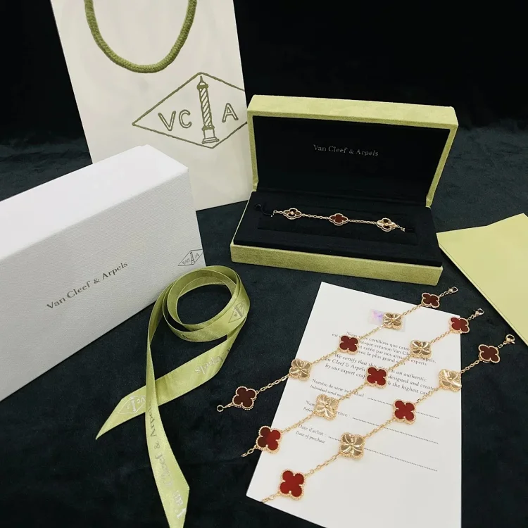   Van Cleef&Arpels Bracele