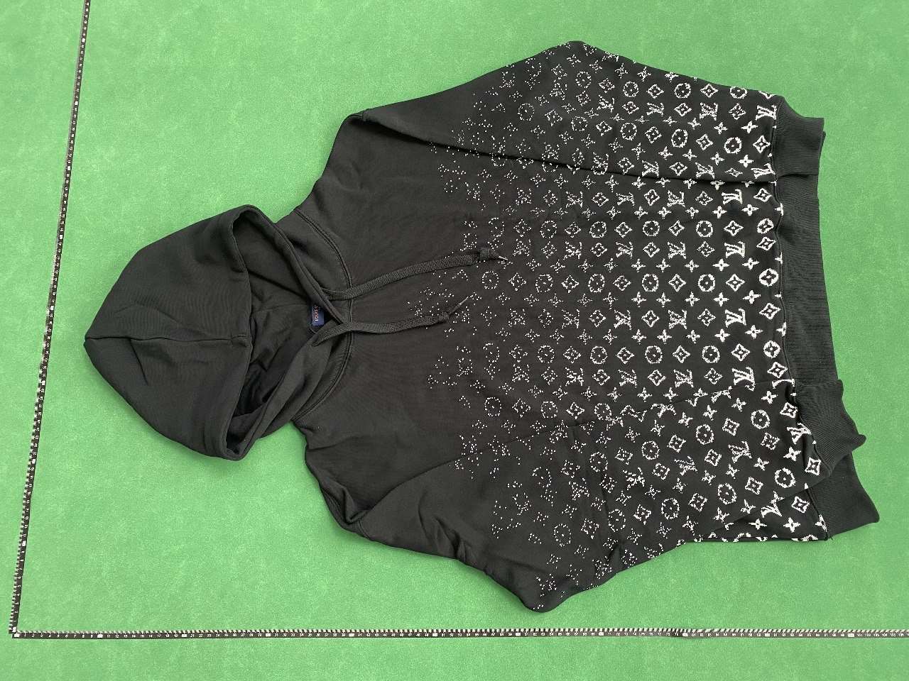  Louis Vuitton hoodies -4