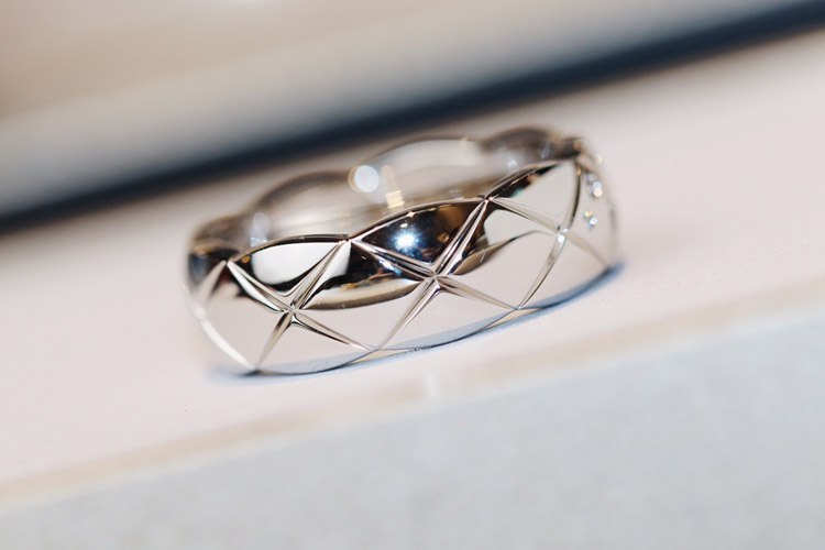 Chanel diamond pattern ring