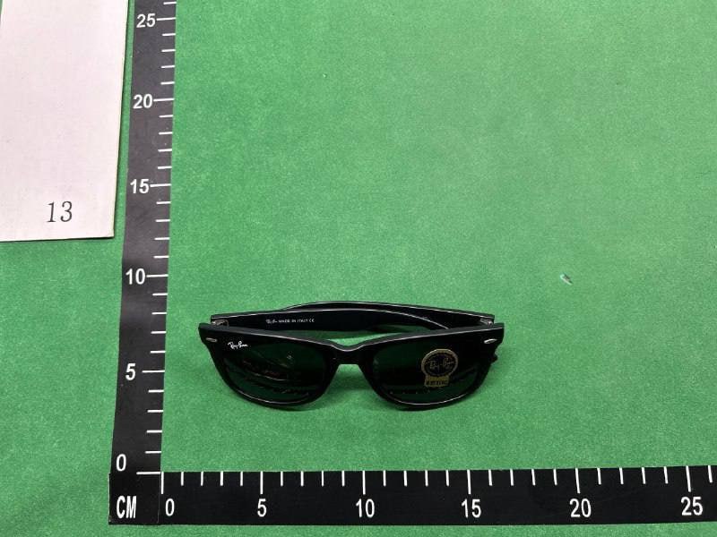   Ray-Ban Sunglasses -2