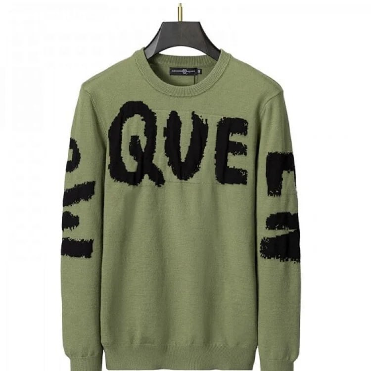  Unknown Brand QUE Knit Sweate