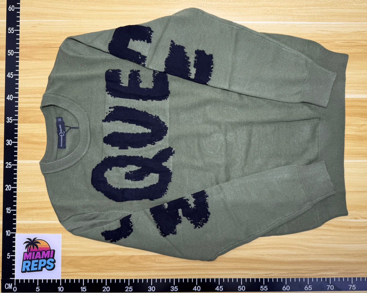  Unknown Brand QUE Knit Sweater -4