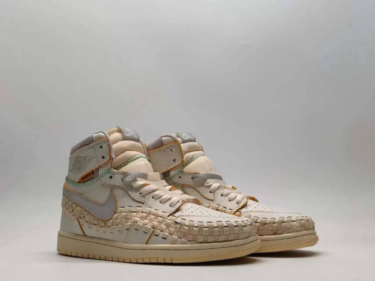 AJ1 -5