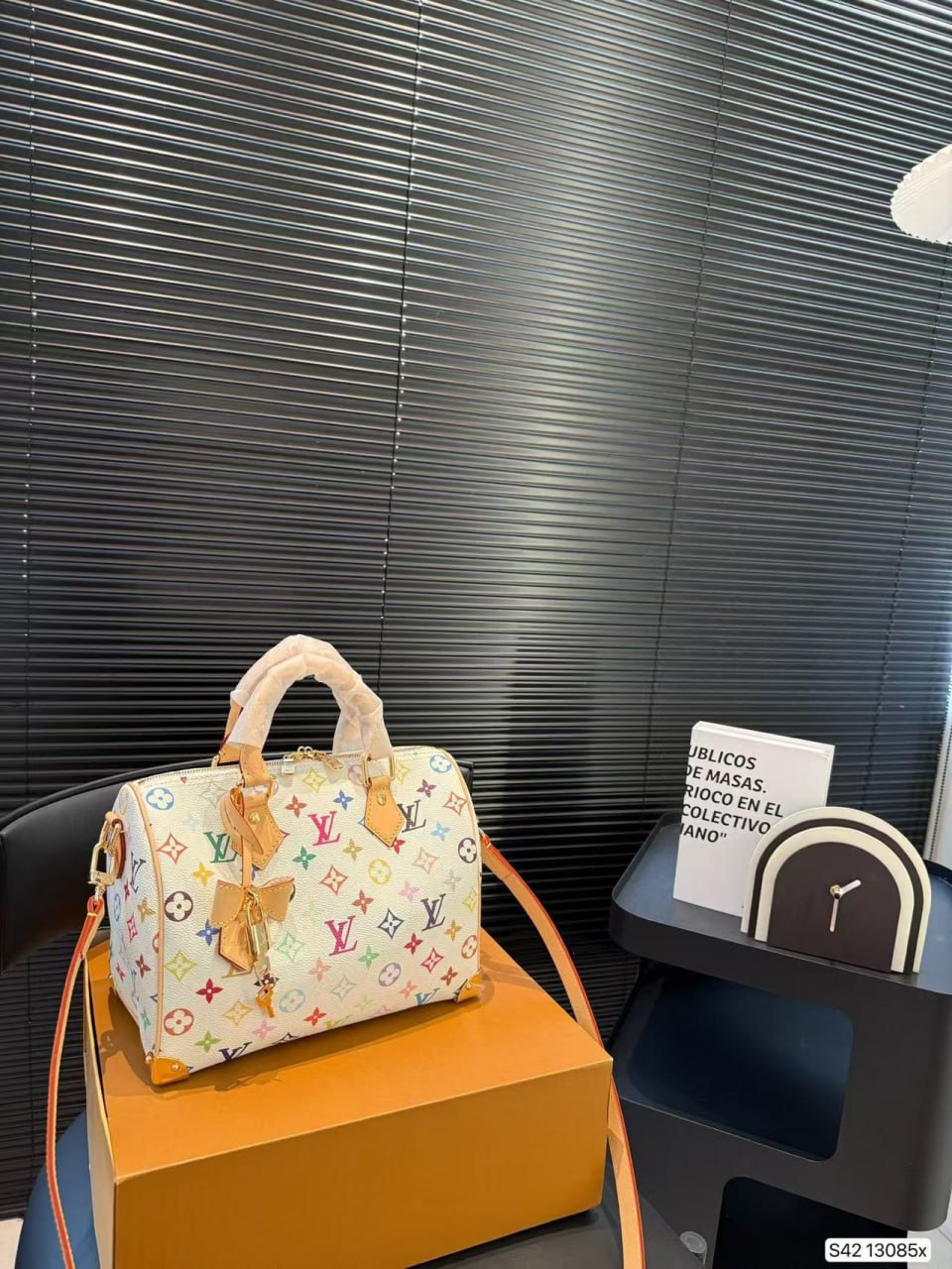  LV NFC genuine leather bag