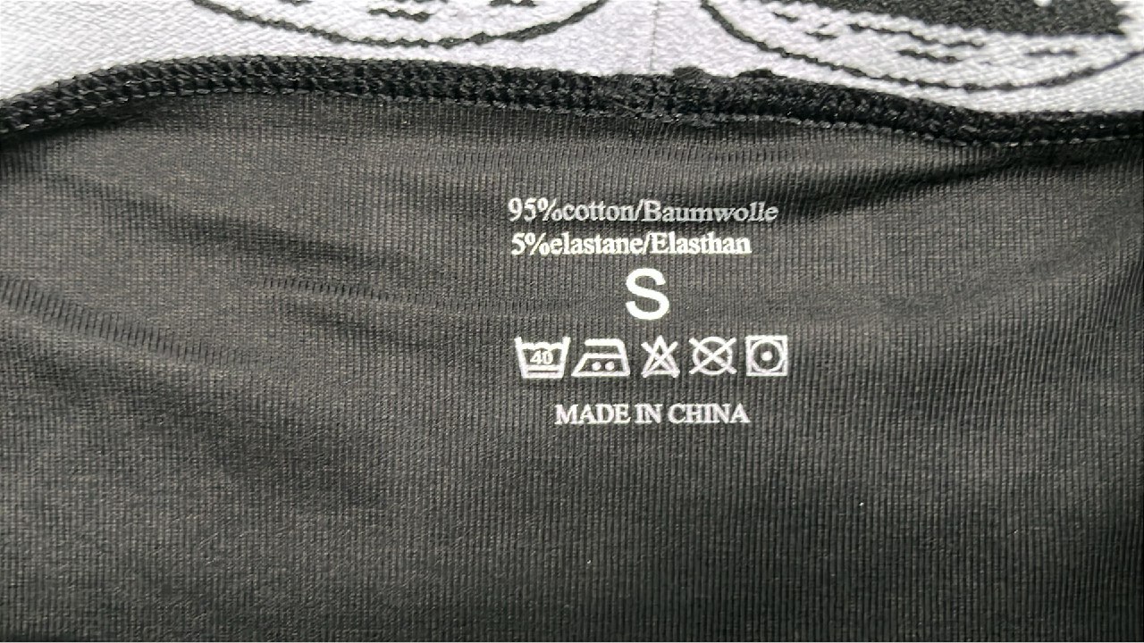  Authentic Classique Cover Men's Classic T-Shirt with Star Logo - Medium Size -4